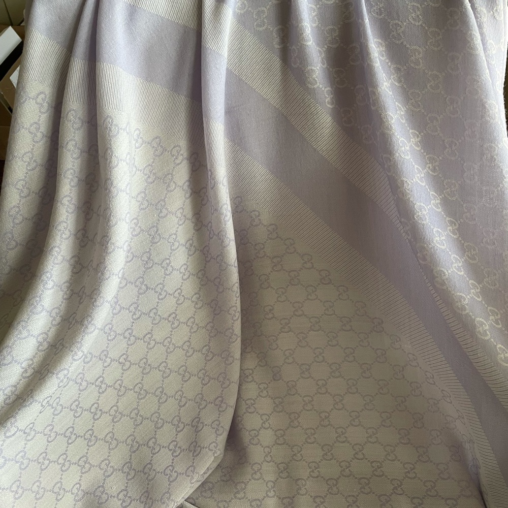 *SOLD* Gucci Purple Scarf
